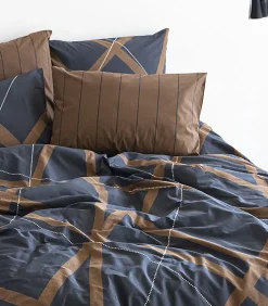 2 persoons beddengoed 240x220 cm+2 kussenslopen 65x65 cm in katoen