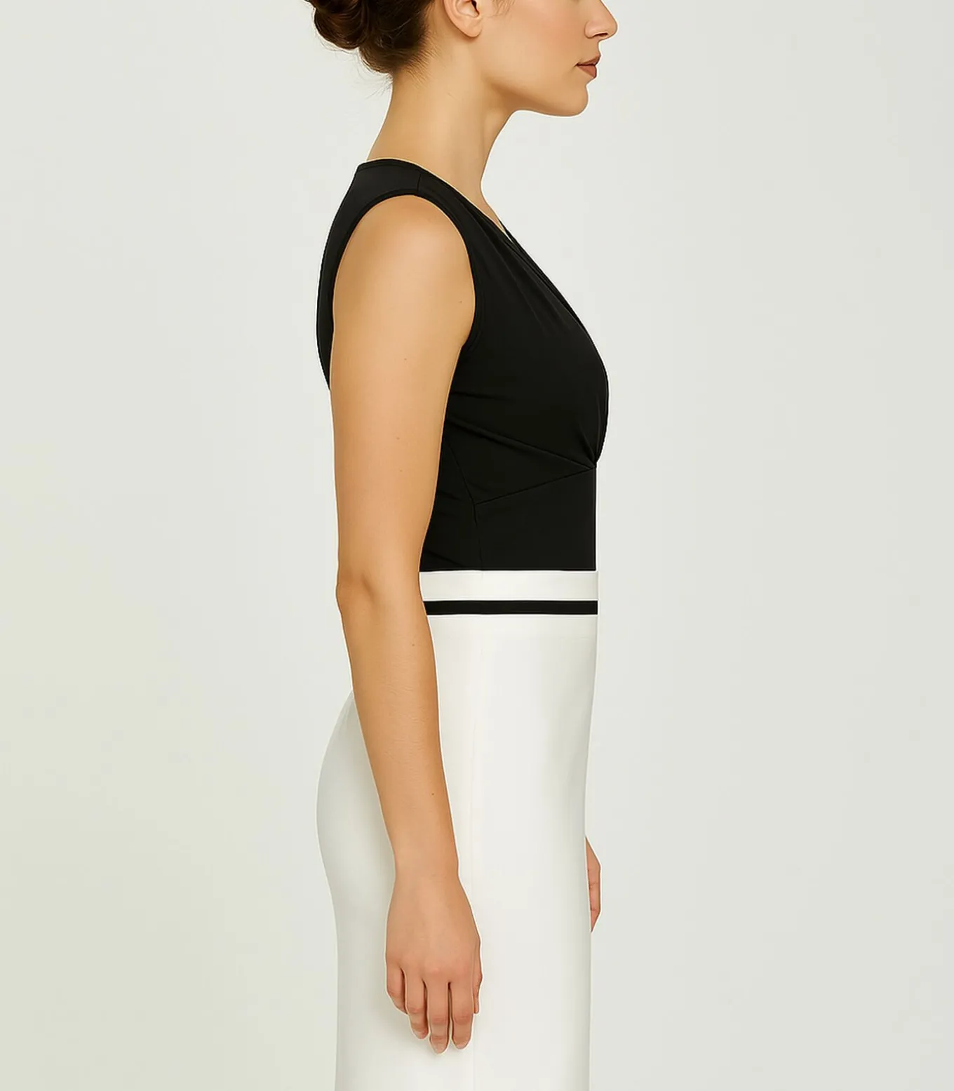 Aansluitende kokerrok met contrasterende zwarte streep