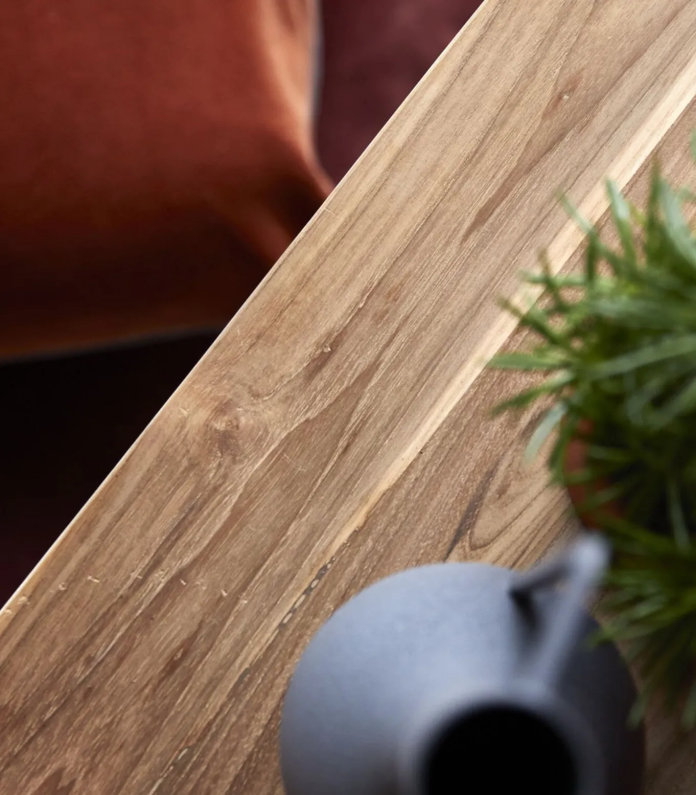 Adonis - Lage bijzettafel van massief gerecycled teakhout