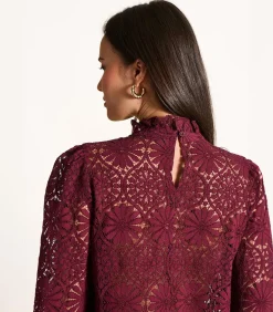 Bordeaux top van kant met lange mouwen