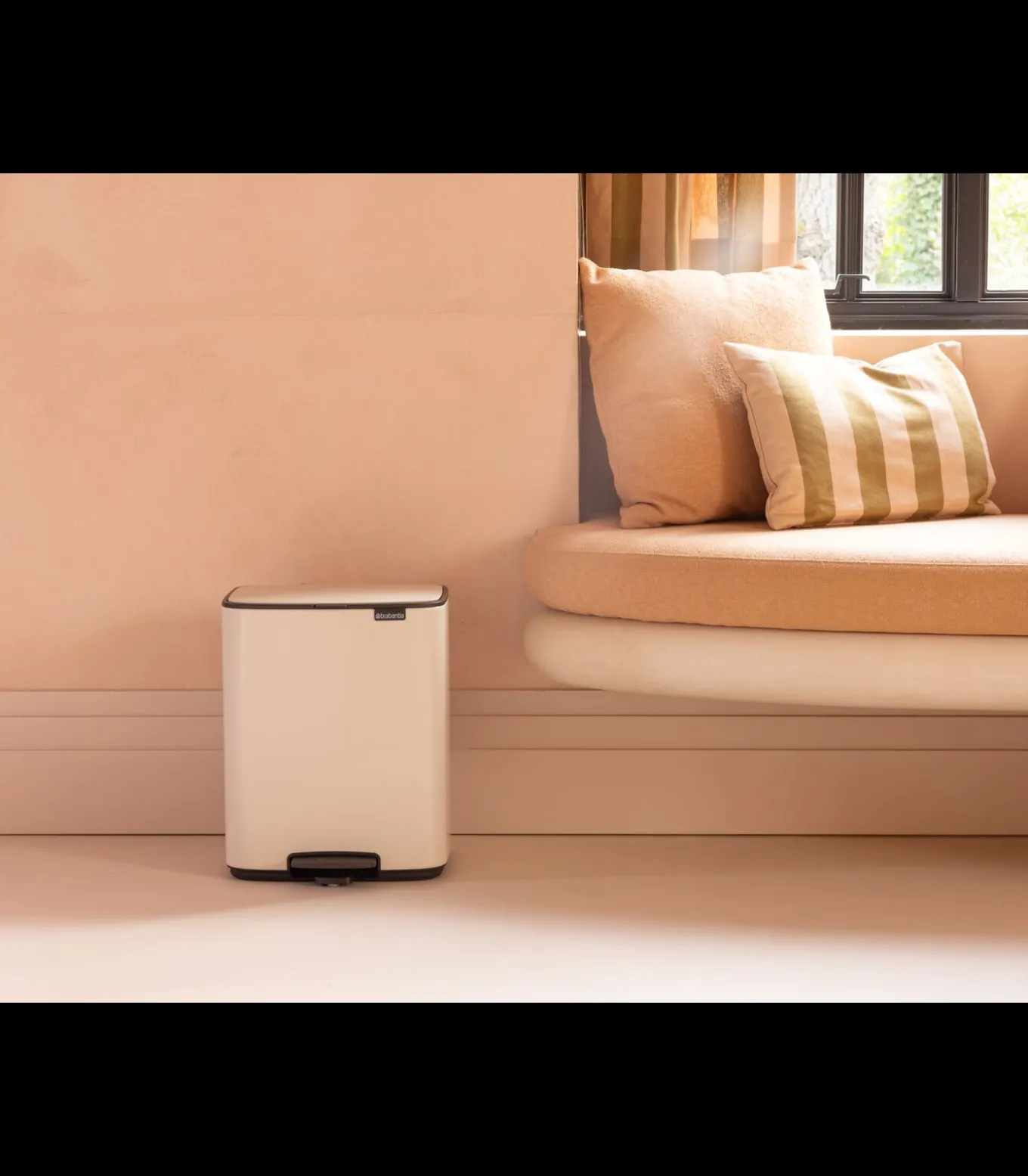 Brabantia Bo Pedaalemmer, 12 liter, stil sluitend, kunststof binnenemmer - Soft Beige