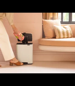 Brabantia Bo Pedaalemmer, 12 liter, stil sluitend, kunststof binnenemmer - Soft Beige