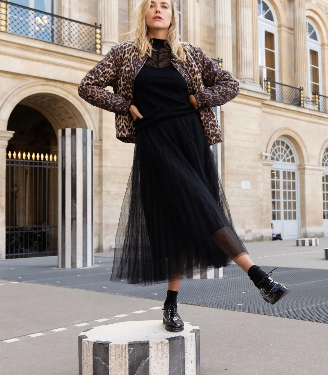 DJUDY - Geplooide tule rok tot op de helft met een vloeiende drapering