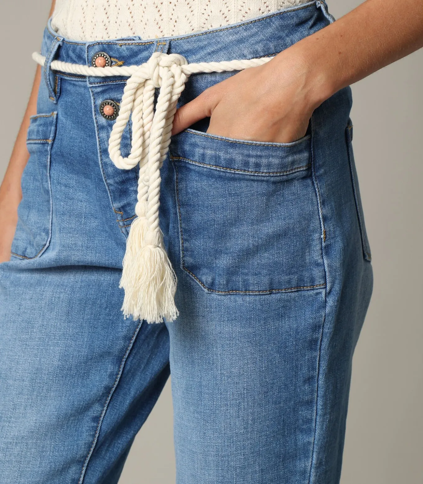 ELARA - Lange, casual bermudashort van slim-fit blauw denim