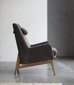 Fauteuil van massief eikenhout en grijs fluweel