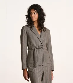 Grijze ceintuurjas met strepen