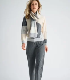 Grijze pull ronde hals met color blocking