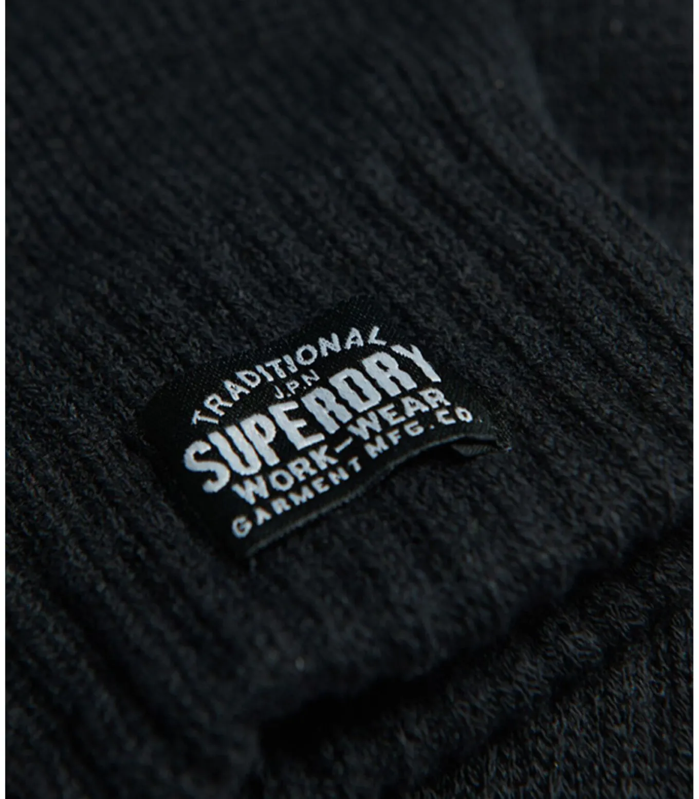 Klassieke gebreide dameshandschoenen