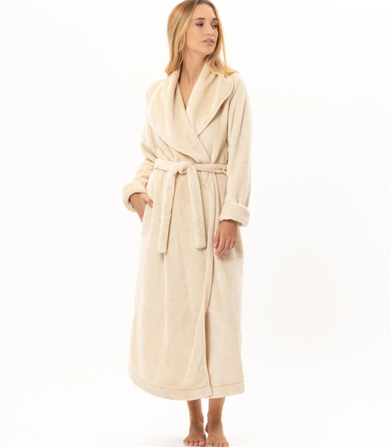 Lange badjas met overslag van flanellen badstof ESSENTIEL 169