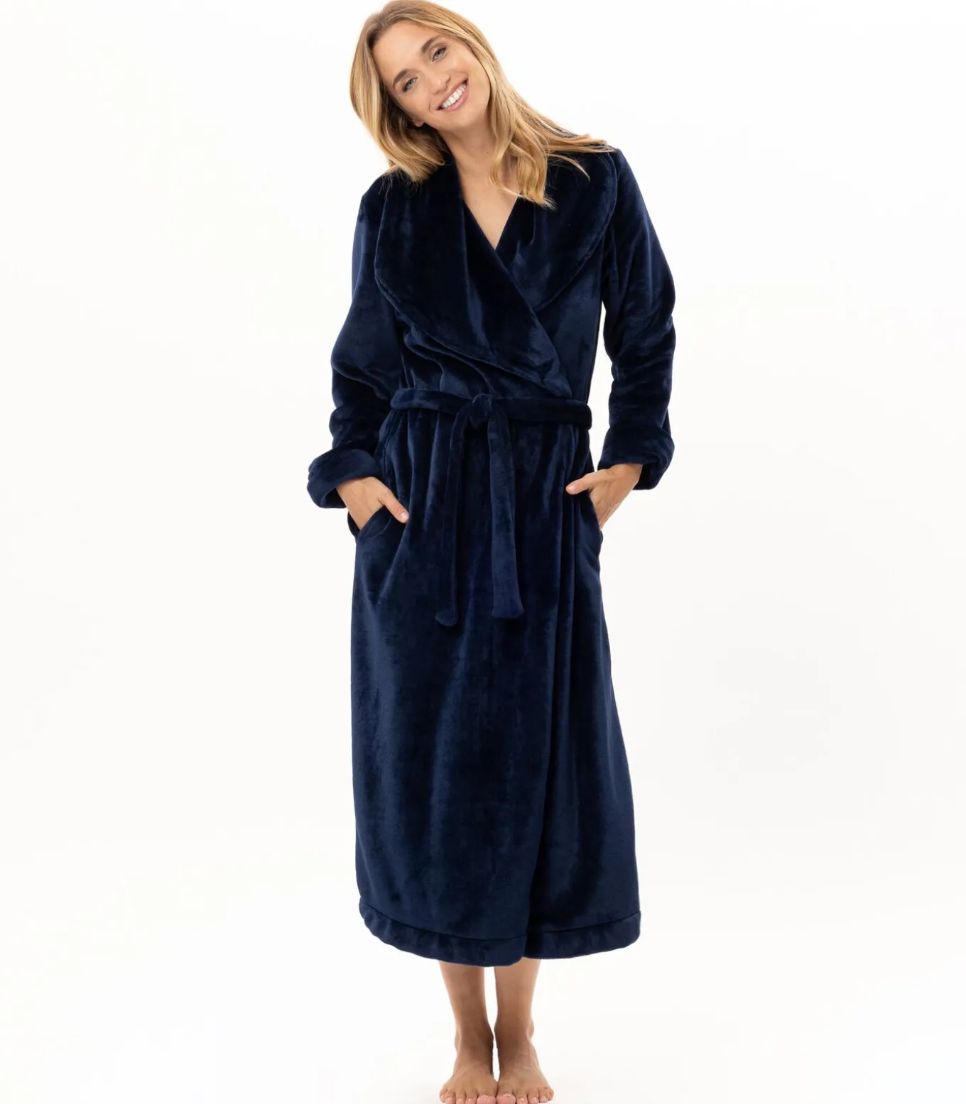 Lange badjas met overslag van flanellen badstof ESSENTIEL 169