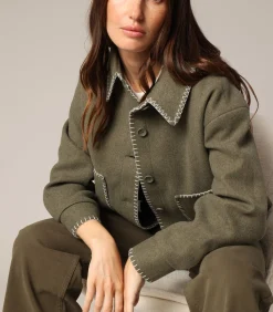 METZA - Kort jasje met contrasterende stiksels en grote opgestikte zakken