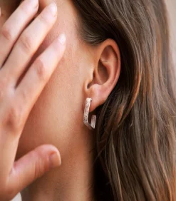 Middelgrote zilveren oorbellen Lignis breed