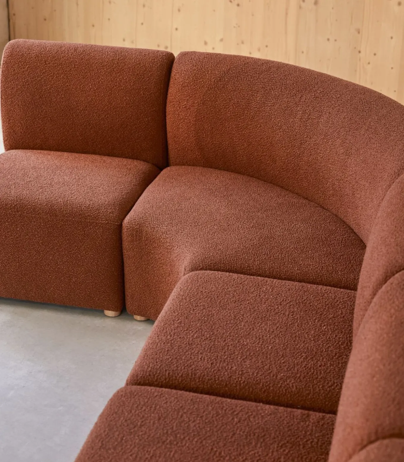 Modulaire 4-zitshoekbank Swann van massief acacia en terracotta stof