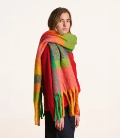 Oranje sjaal met meerkleurige ruiten