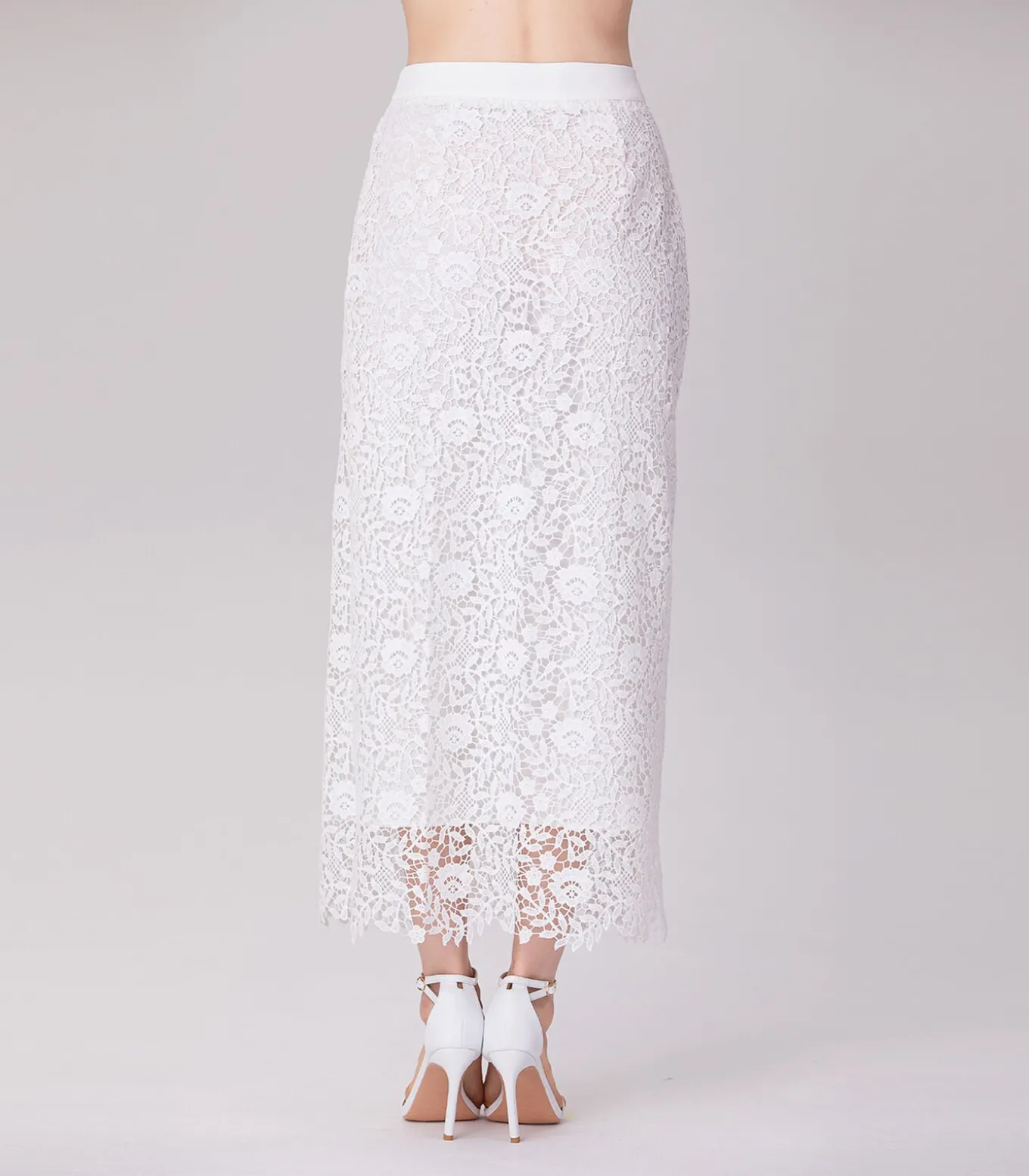 Rechte midi-rok met kant en middenknopen