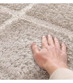 Rechthoekig hoogpolig vloerkleed in taupe shaggy-stijl 160 x 230 cm