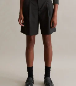 Relaxte bermuda met krijtstreepjes