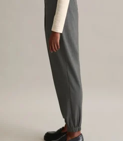 Relaxte cropped krijtstreepbroek