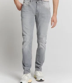 Tapered fit jeans