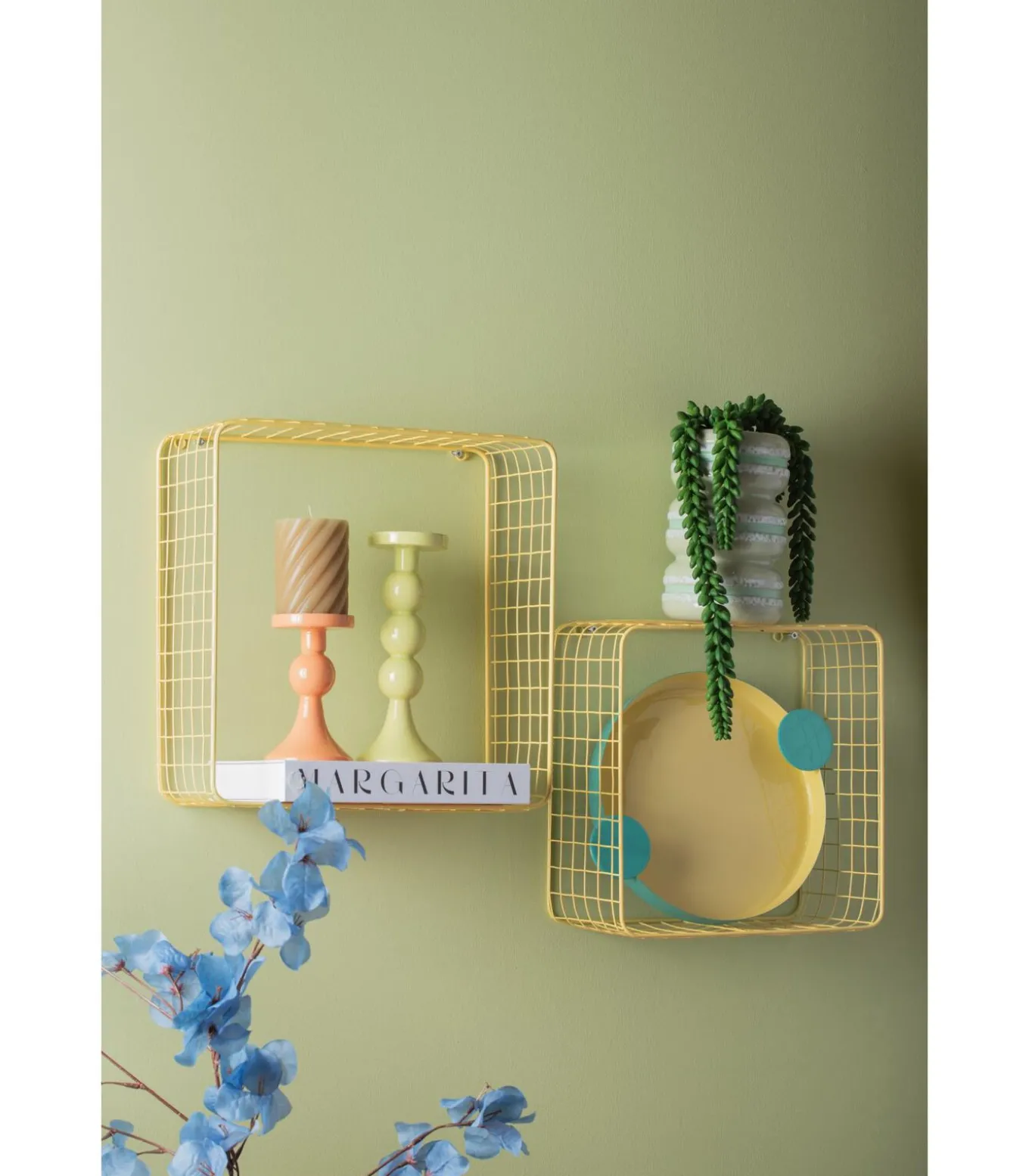 Vaas Macaron - Zachtgroen - 9.3x9.3x19.5cm